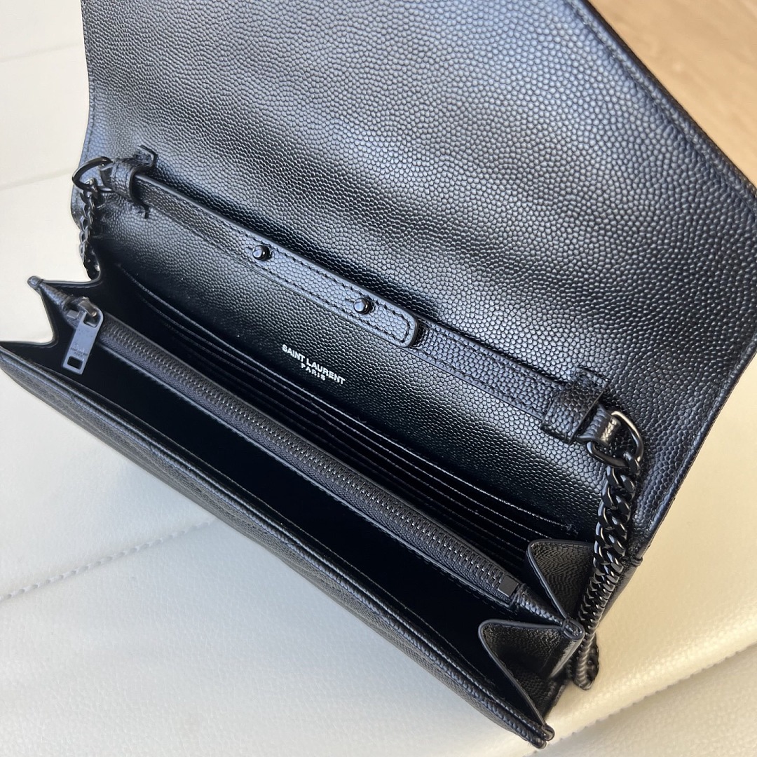 Saint Laurent Cassandre Matelassé Envelope Chain Wallet · YSB — תמונה 7