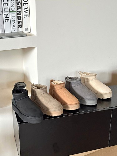 UGG Classic Ultra Mini Platform · Y1B5
