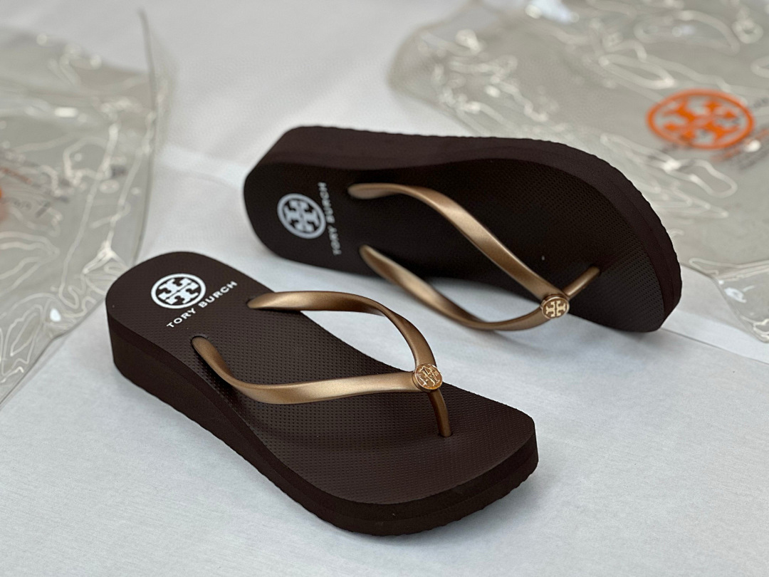 Tory Burch Kira Padded Flip-Flop · BBR5 — תמונה 4