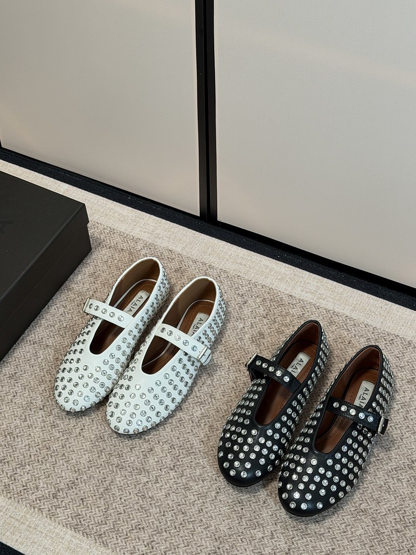 ALAÏA Strass Ballet Flats · R73X