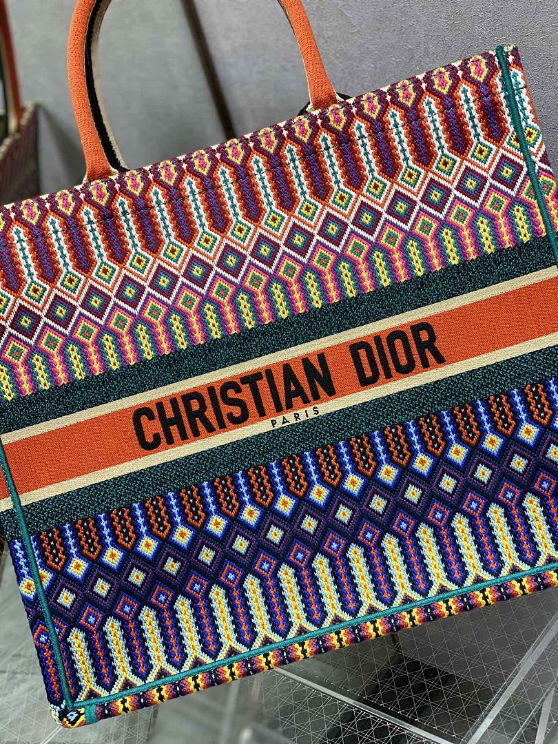 Christian Dior Book Tote · P37R — תמונה 10