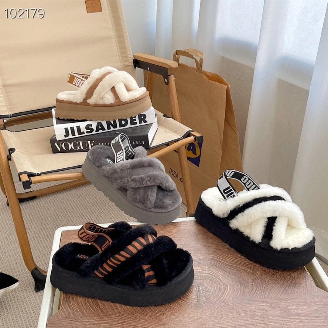 UGG Disco Cross Slide · M78H
