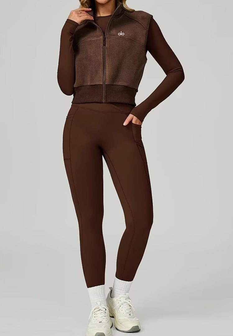 Alo Yoga — וסט · D5GS — תמונה 20