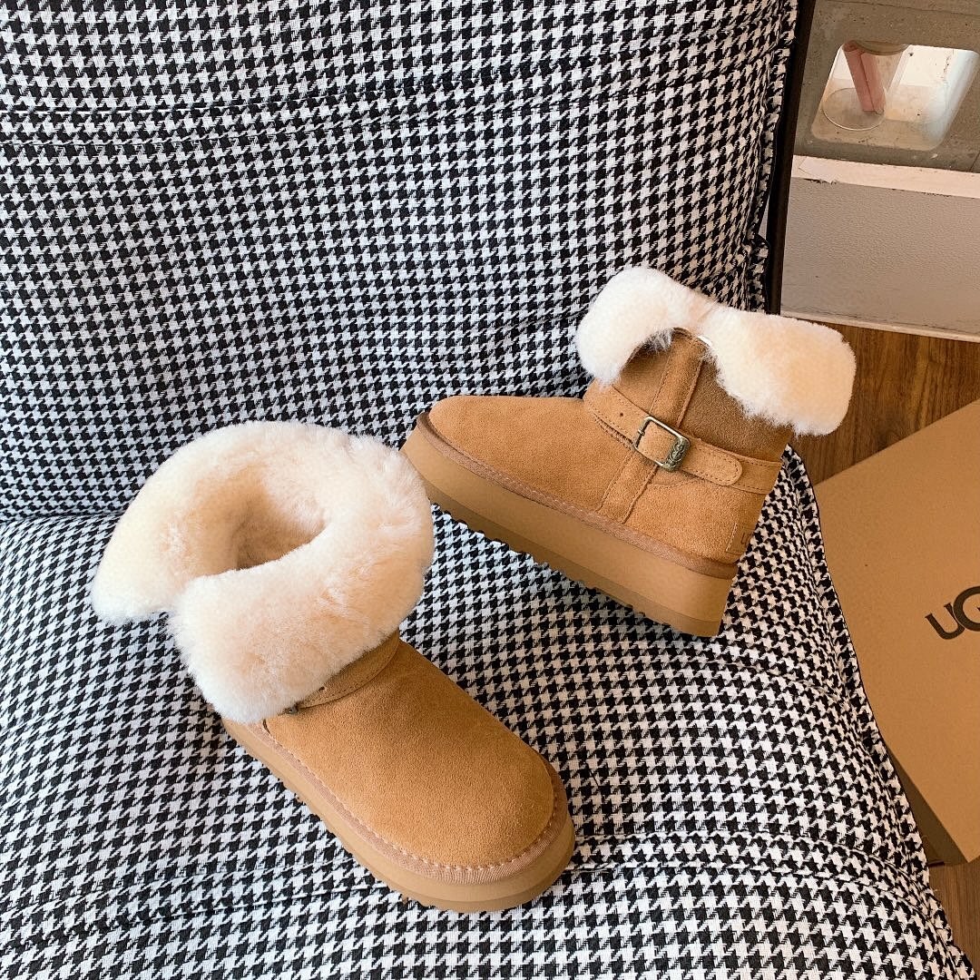 UGG Classic Platform Buckle Mini Boots · M43G — תמונה 13