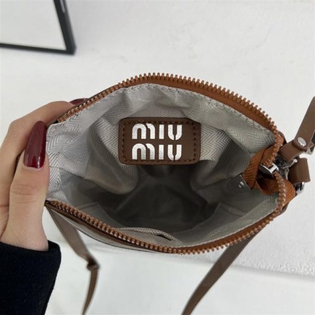Miu Miu Ivy Bucket Bag · PH195 — תמונה 4