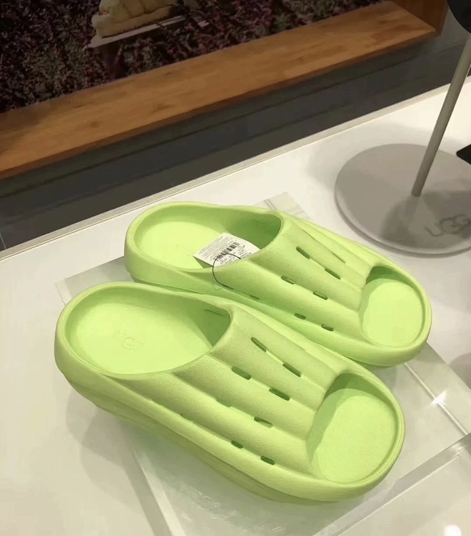 UGG Foamo Slide · JX05