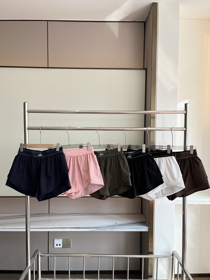 Alo Yoga Match Point Short · A1L — תמונה 5