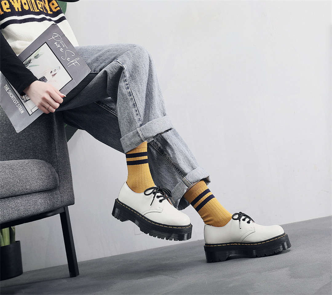 Dr. Martens Holly · Y18D — תמונה 6