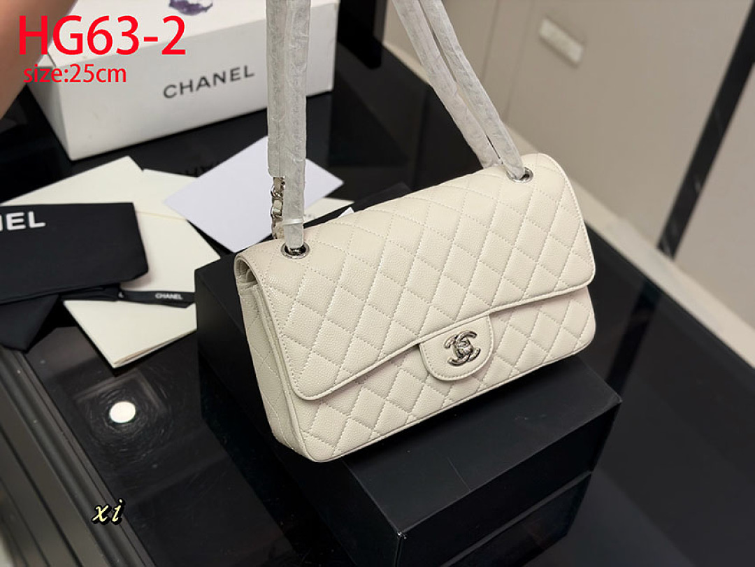 Chanel Classic 11.12 Flap Bag · HG63 — תמונה 8