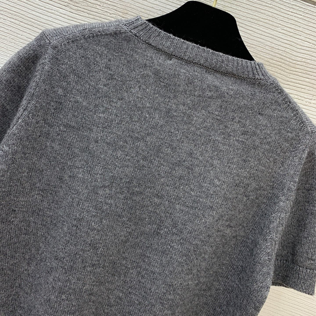 Prada Logo Crew-neck Sweater · YR97 — תמונה 9