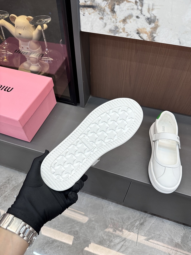 Miu Miu Plume Mary Jane · XX36 — תמונה 5