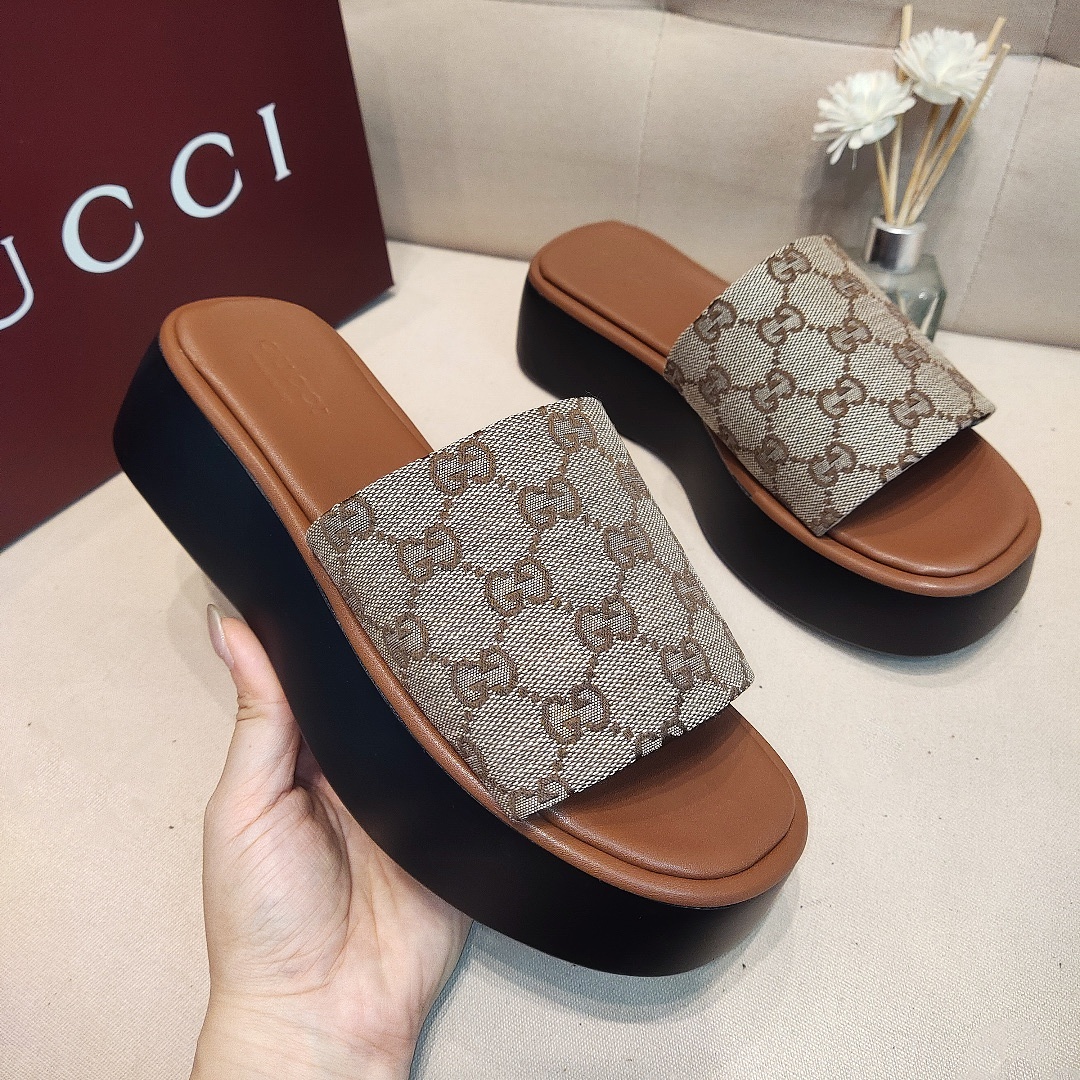 Gucci North Platform Slide Sandal · AKD5 — תמונה 9