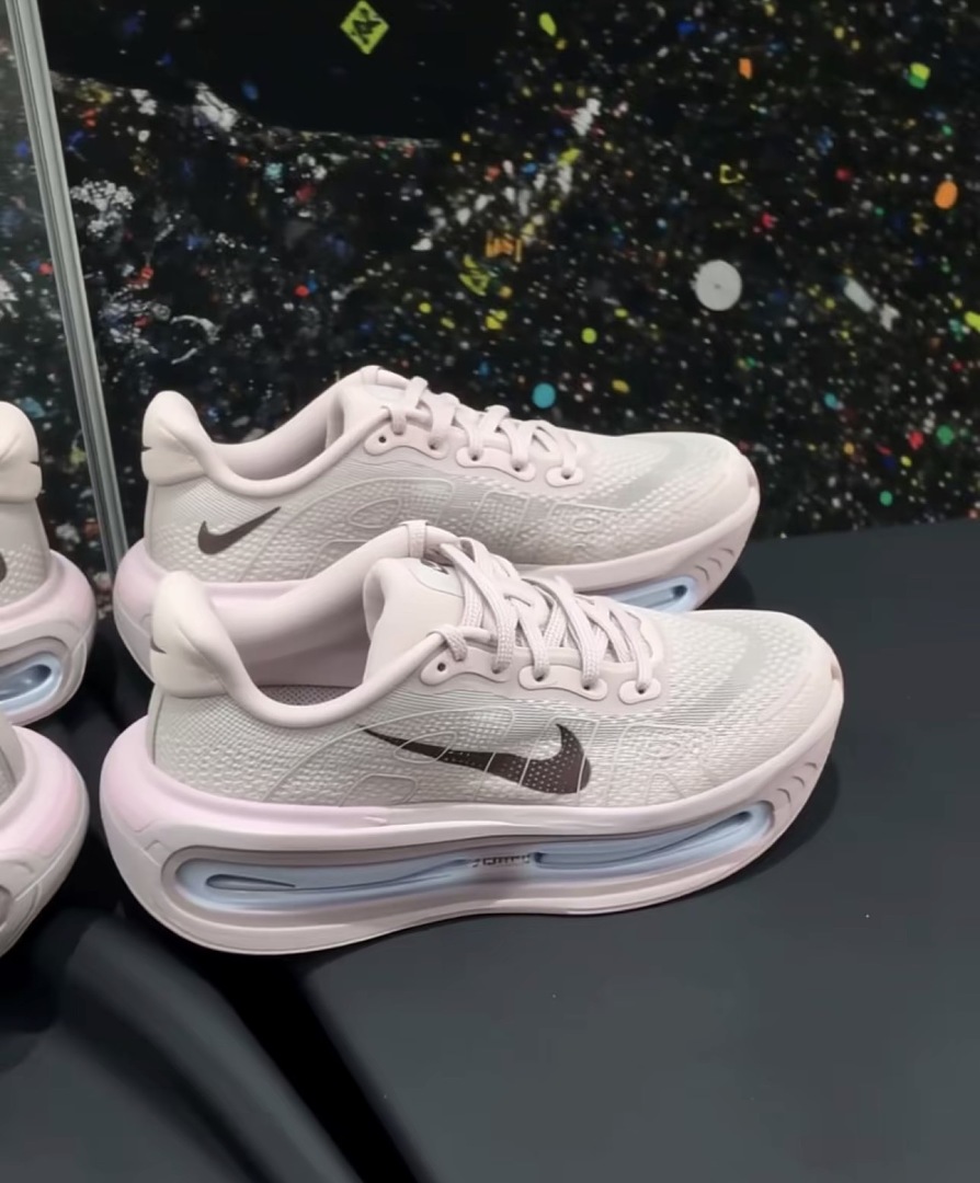 Nike Vomero Premium · RE38 — תמונה 2