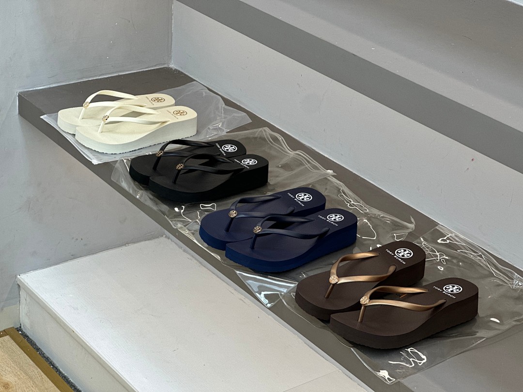 Tory Burch Kira Padded Flip-Flop · BBR5 — תמונה 14