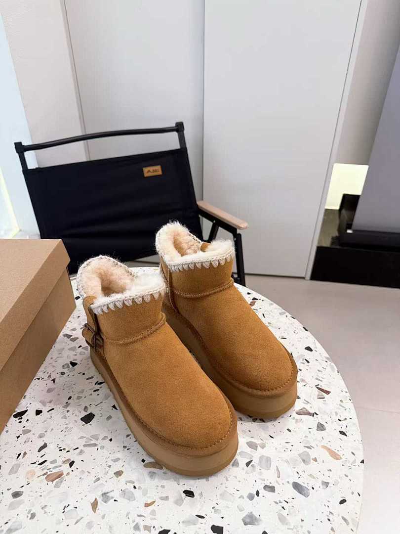 UGG Mini Swifty Buckle Platform · YG22 — תמונה 5