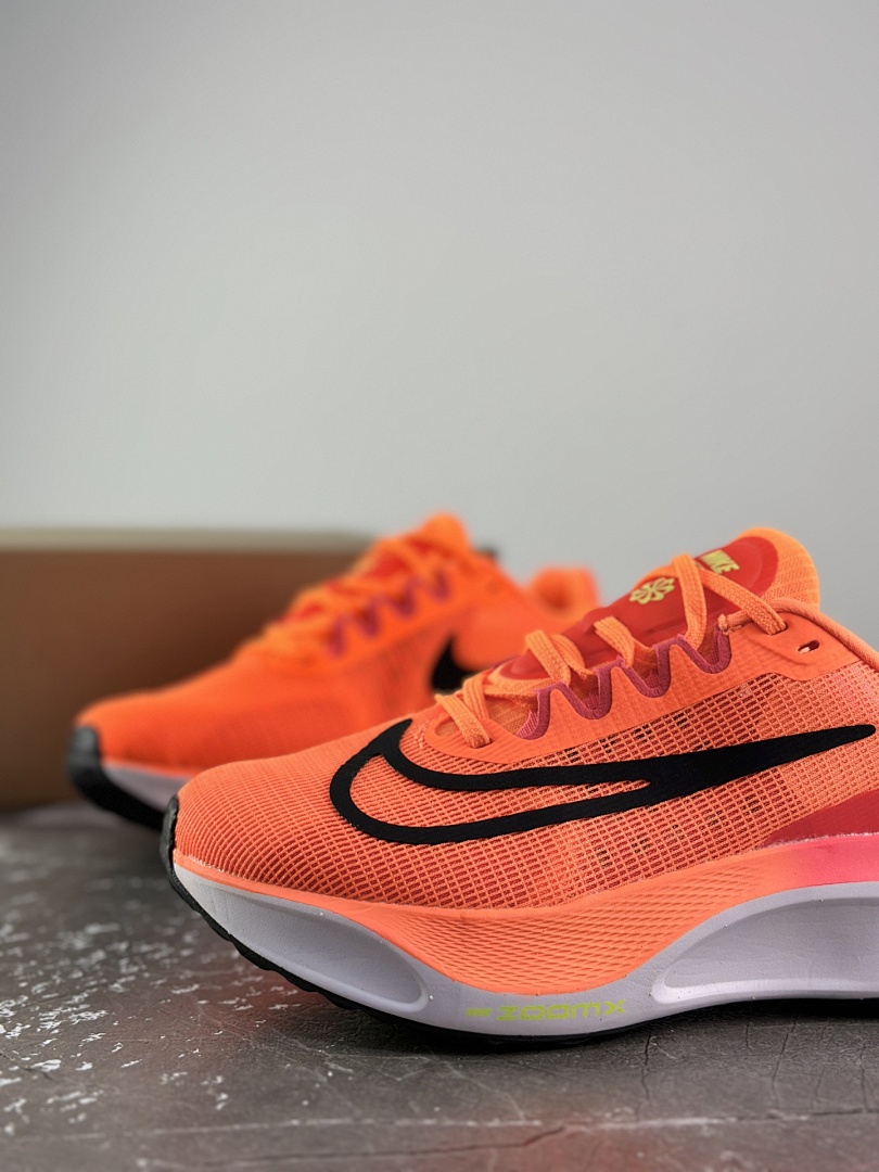 Nike Zoom Fly 5 · W8E9 — תמונה 5