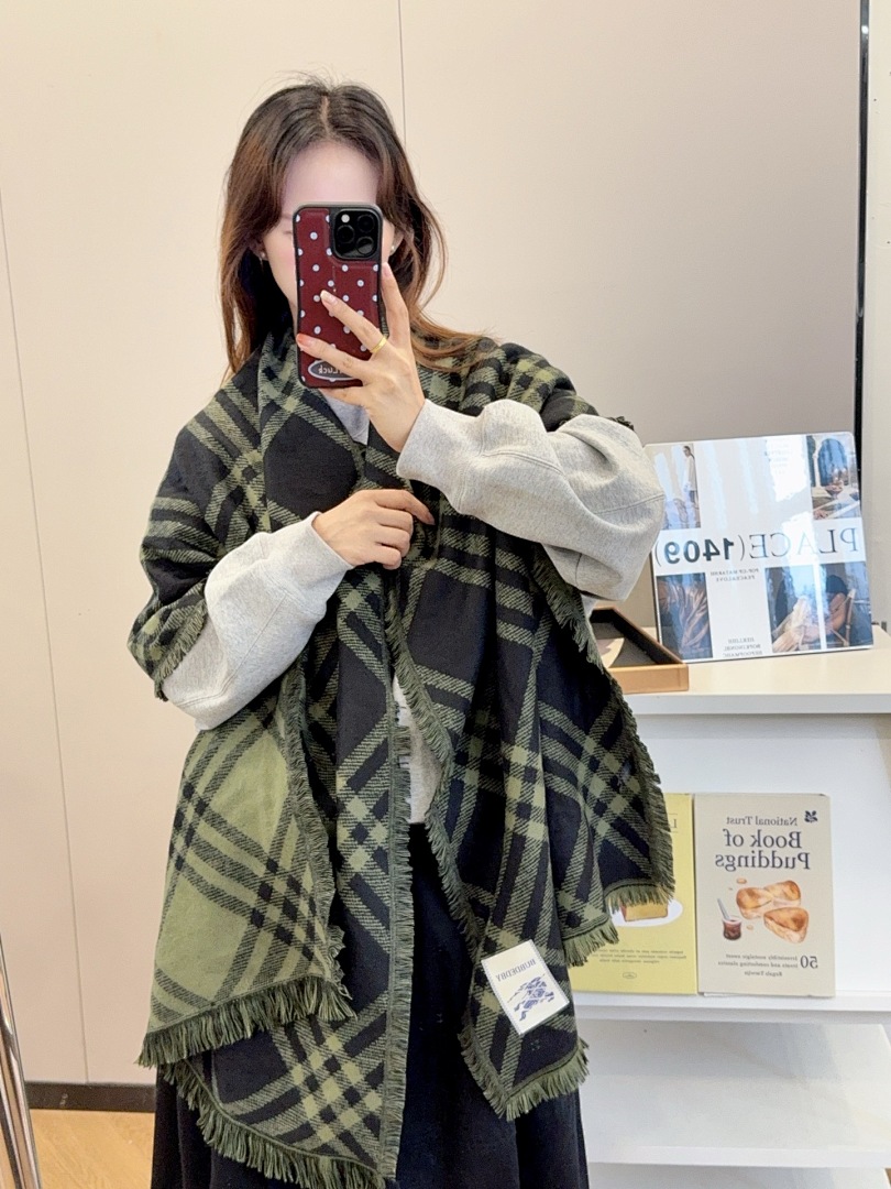 Burberry Wide Check Wool Silk Scarf · M40B — תמונה 5