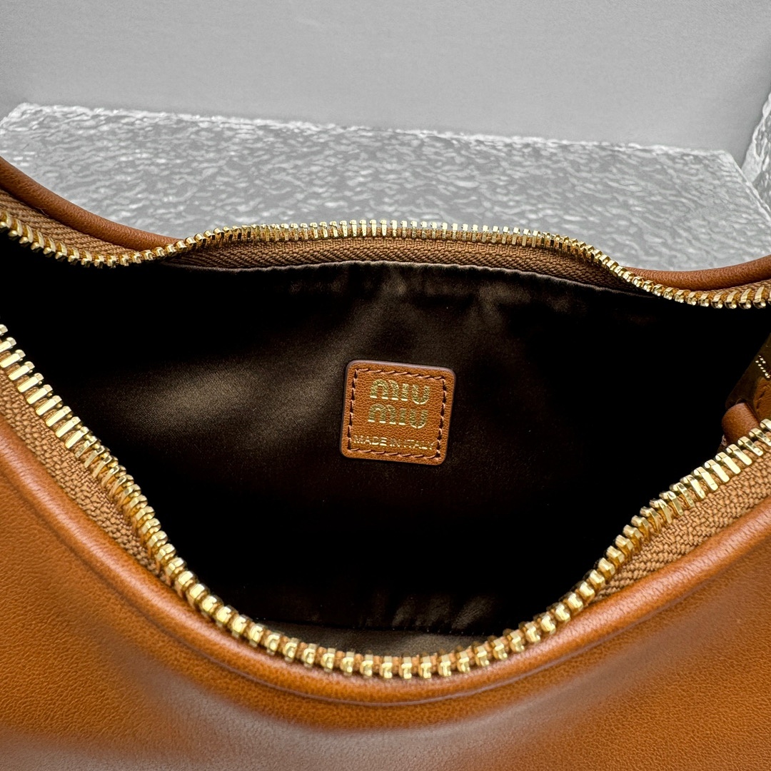 Miu Miu Wander · DG0179 — תמונה 9