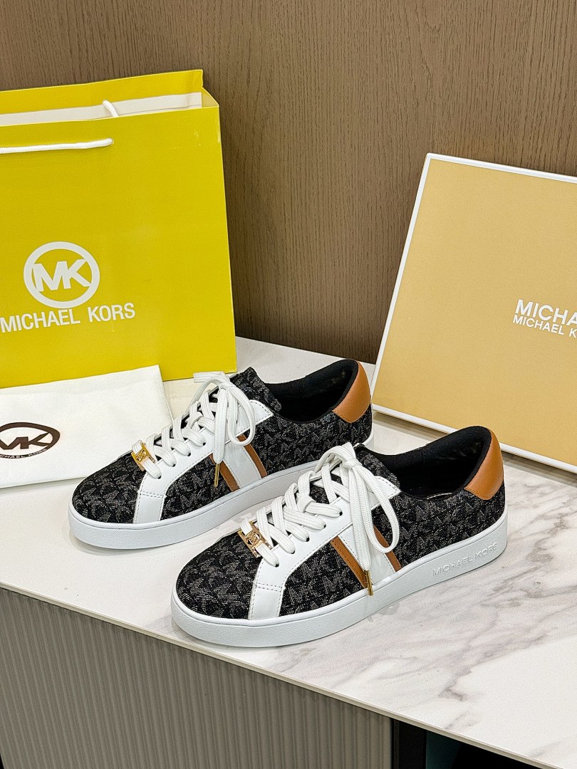 Michael Kors Keaton · WUS5 — תמונה 2
