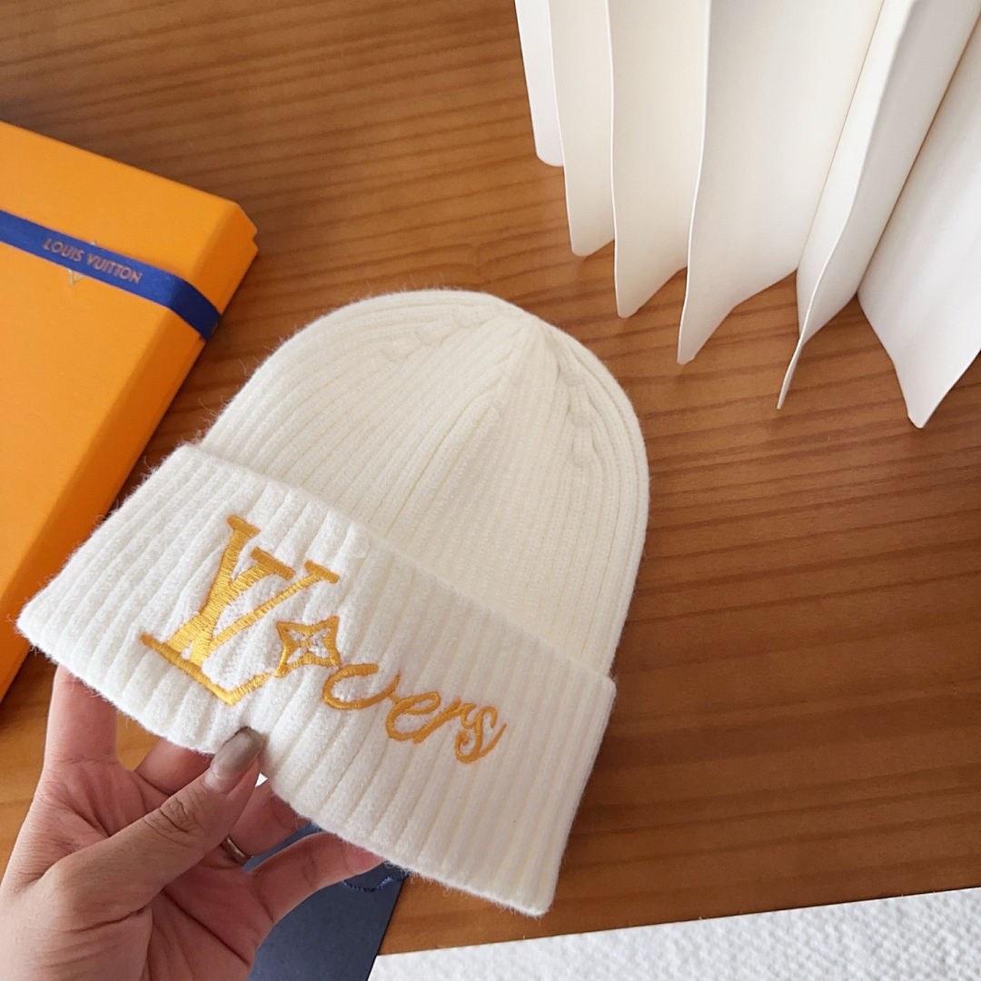 Louis Vuitton LV Spark Beanie · JJR6 — תמונה 6