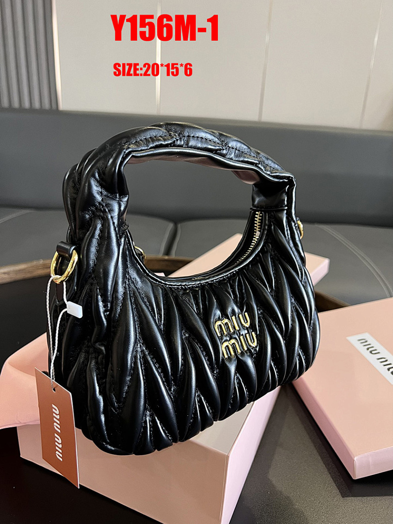 Miu Miu Wander Matelassé Hobo Bag · Y156M — תמונה 13