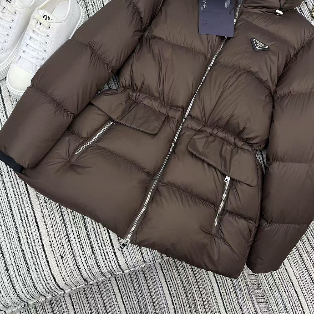 Prada Re-Nylon Down Jacket · LC21 — תמונה 11