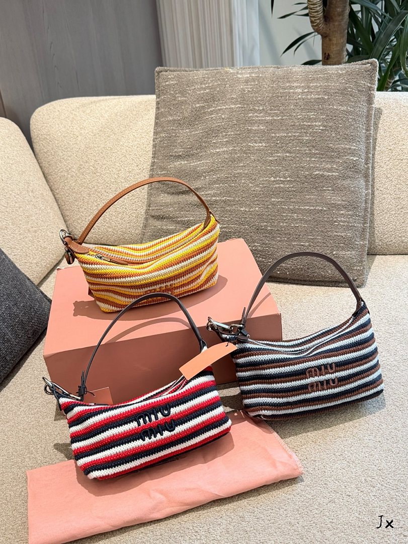 Miu Miu Spirit Crochet Pouch · S2J7