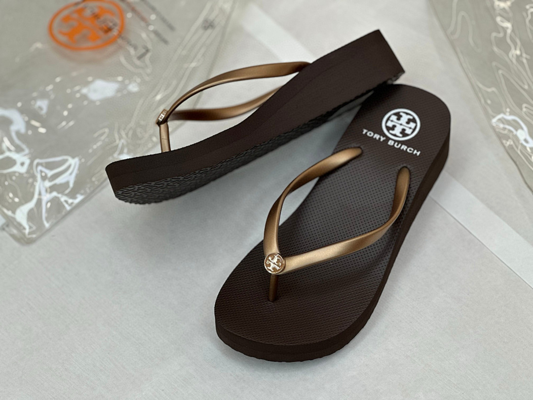 Tory Burch Kira Padded Flip-Flop · BBR5 — תמונה 5
