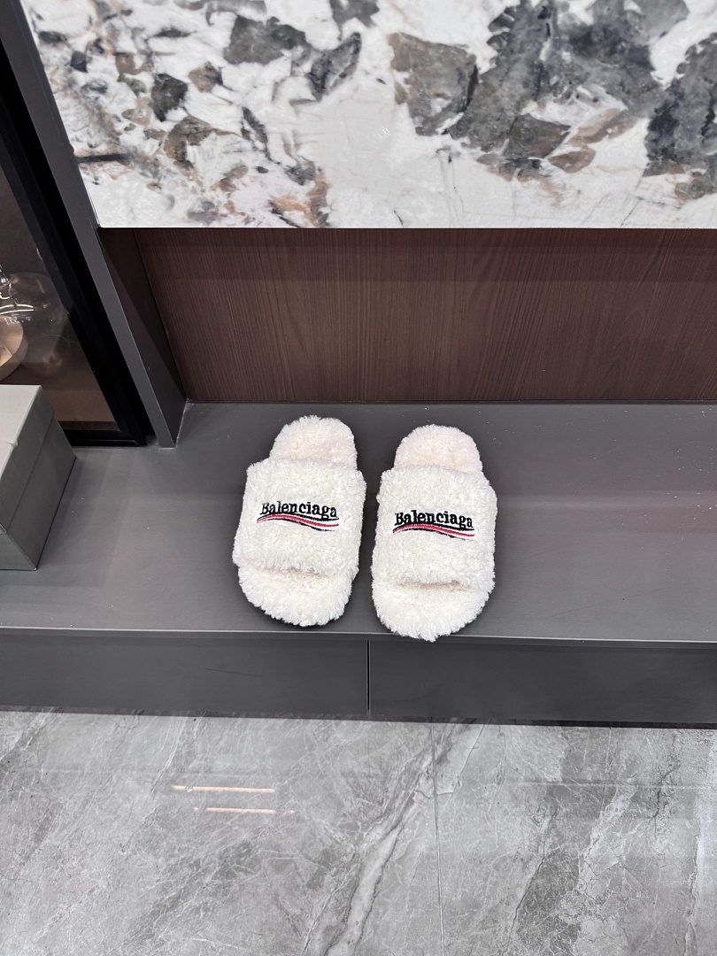 Balenciaga Furry Slide · L36J — תמונה 4