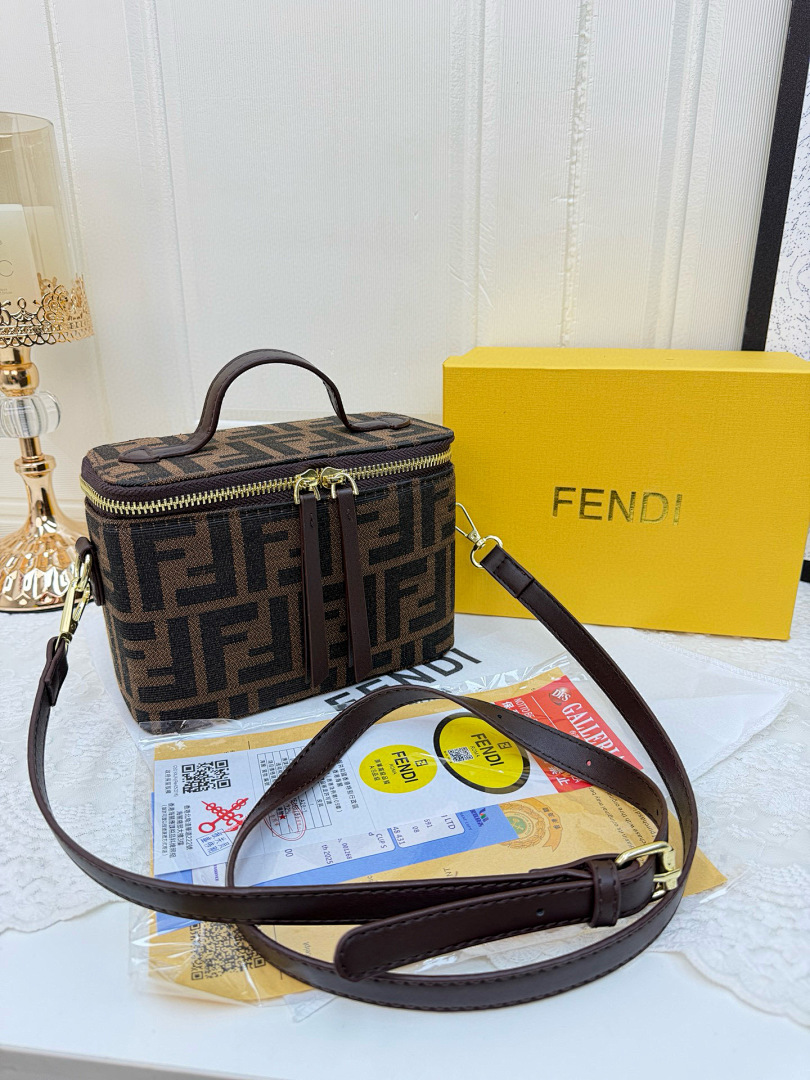 Fendi Vanity · 9E4P — תמונה 5