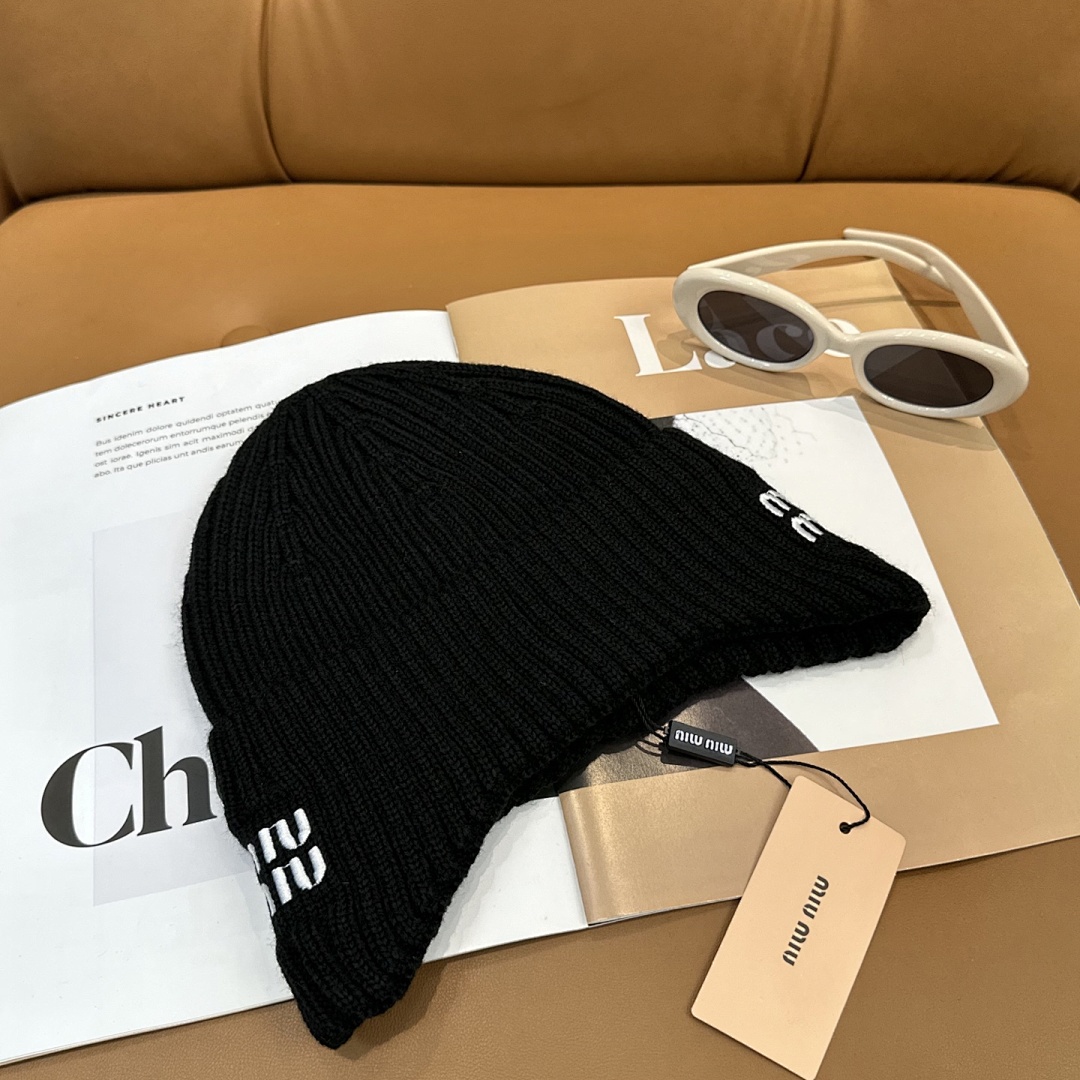 Miu Miu Wool And Cashmere Beanie · JSU8 — תמונה 13