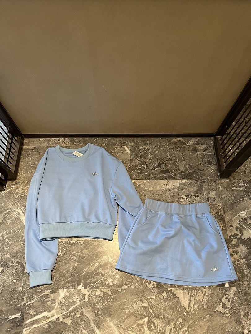 Alo Yoga Accolade Crewneck · LET8 — תמונה 22