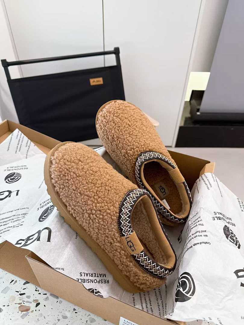 UGG Tasman Maxi Curly · Y012 — תמונה 4