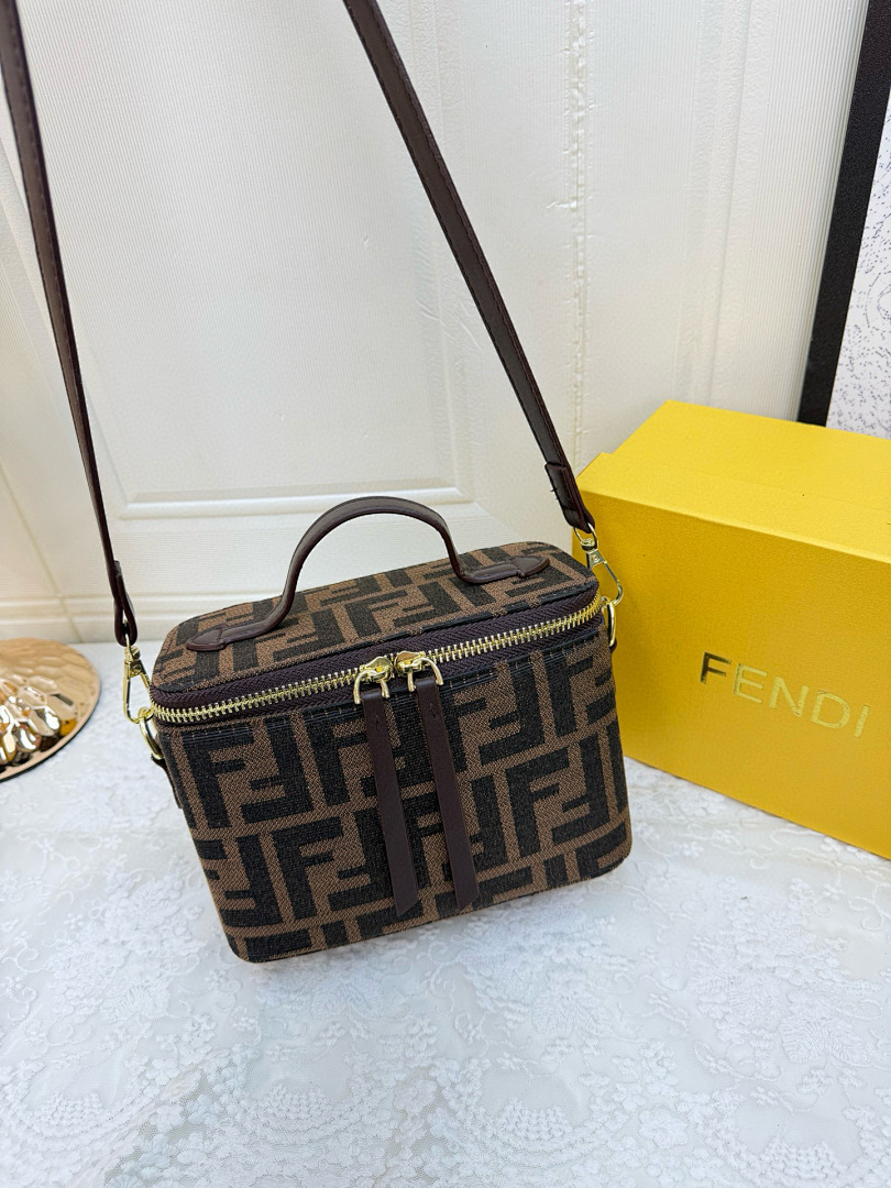 Fendi Vanity · 9E4P — תמונה 8