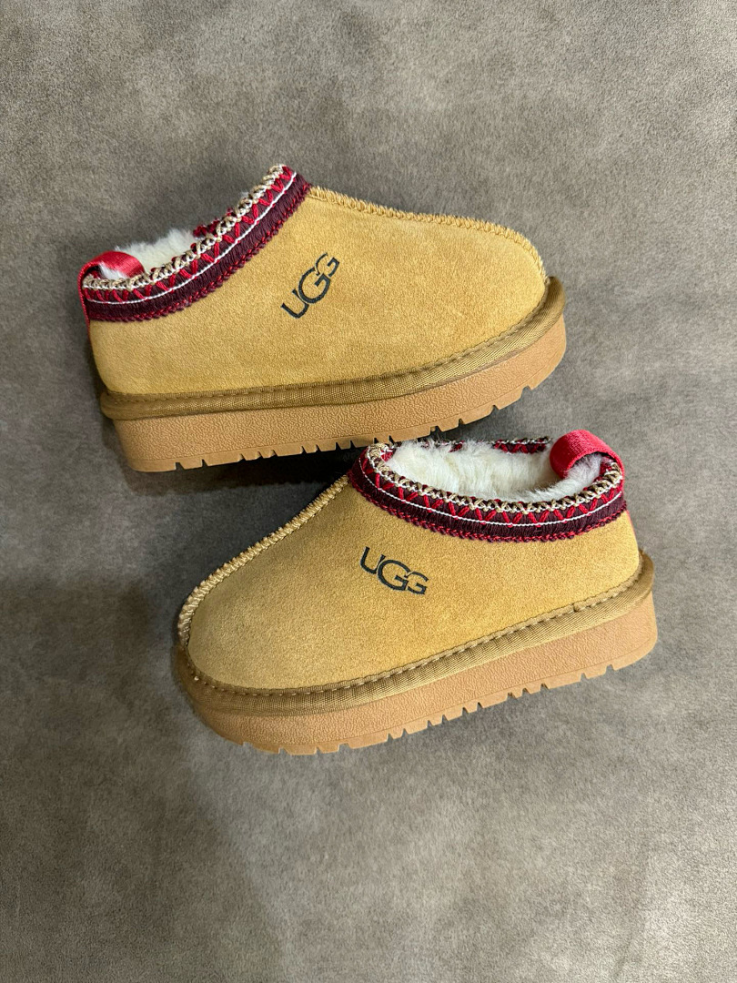 UGG Tazz · Y117K