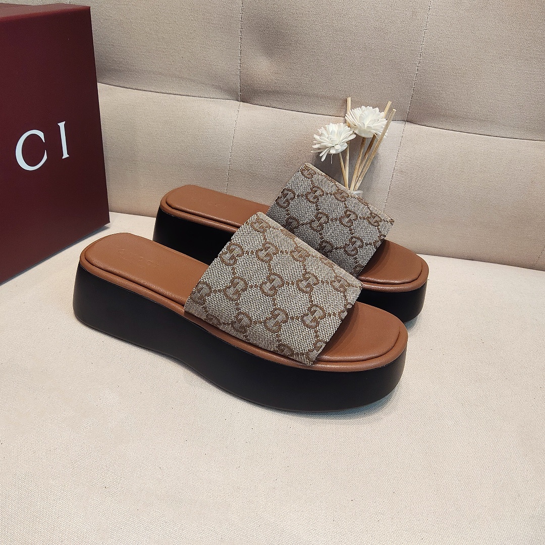 Gucci North Platform Slide Sandal · AKD5 — תמונה 7