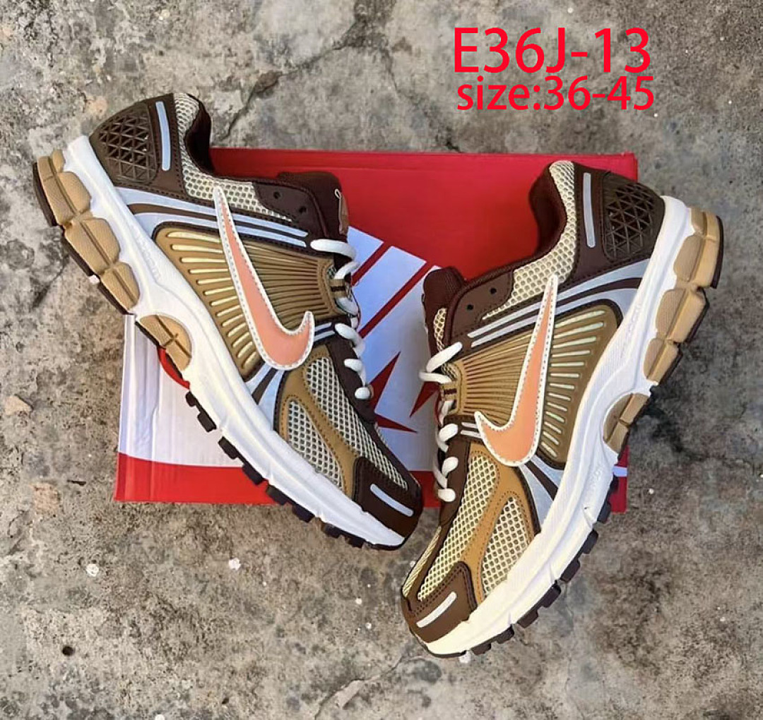 Nike Air Zoom Vomero 5 · E36J — תמונה 18