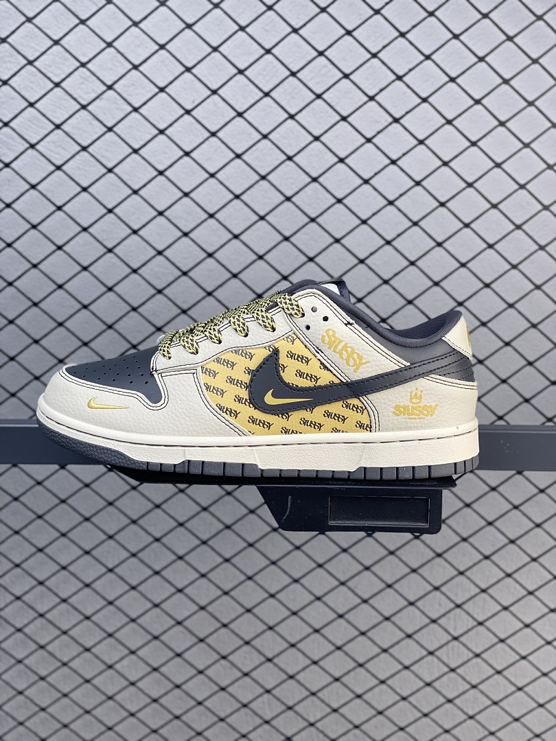 Nike Dunk Low x Stussy · R02N — תמונה 21
