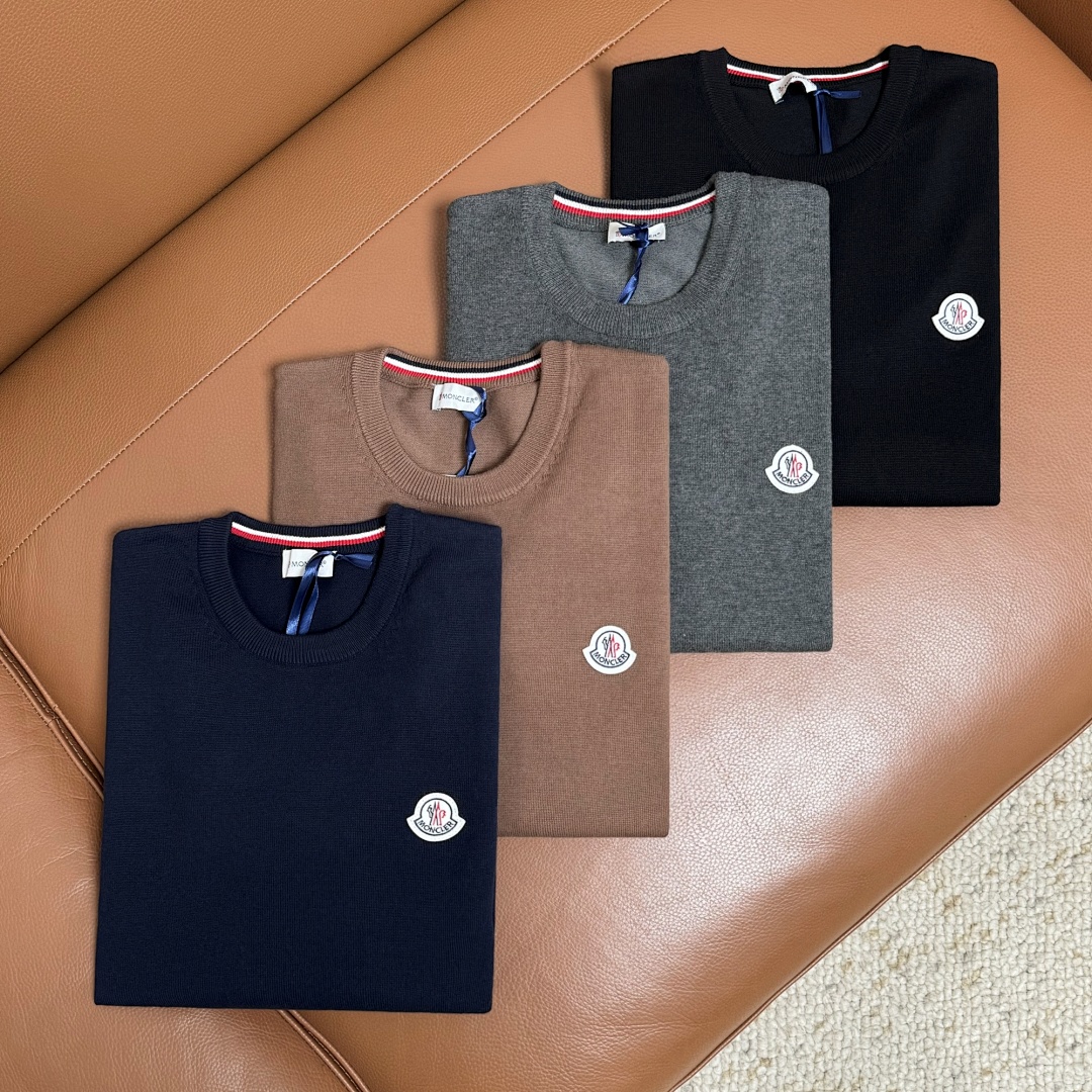 Moncler — סוודר · Y107M