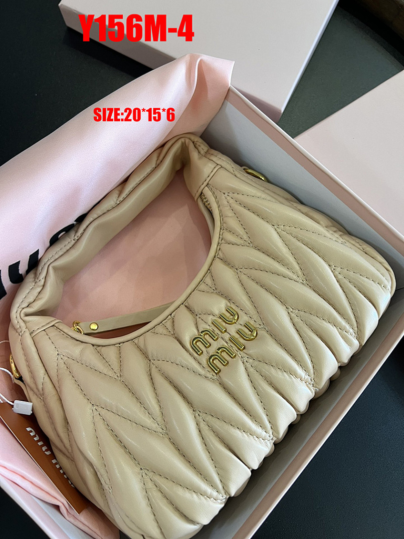 Miu Miu Wander Matelassé Hobo Bag · Y156M — תמונה 10