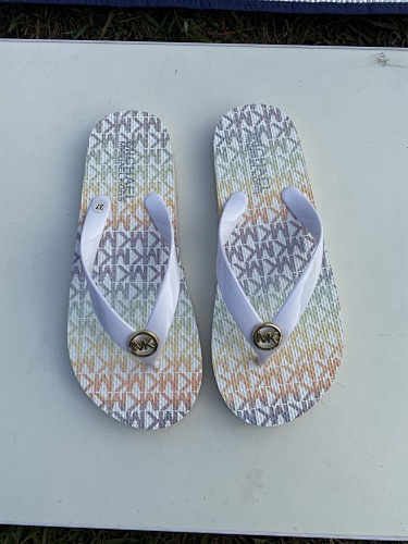Michael Kors Signature Logo Flip Flops · SOSO