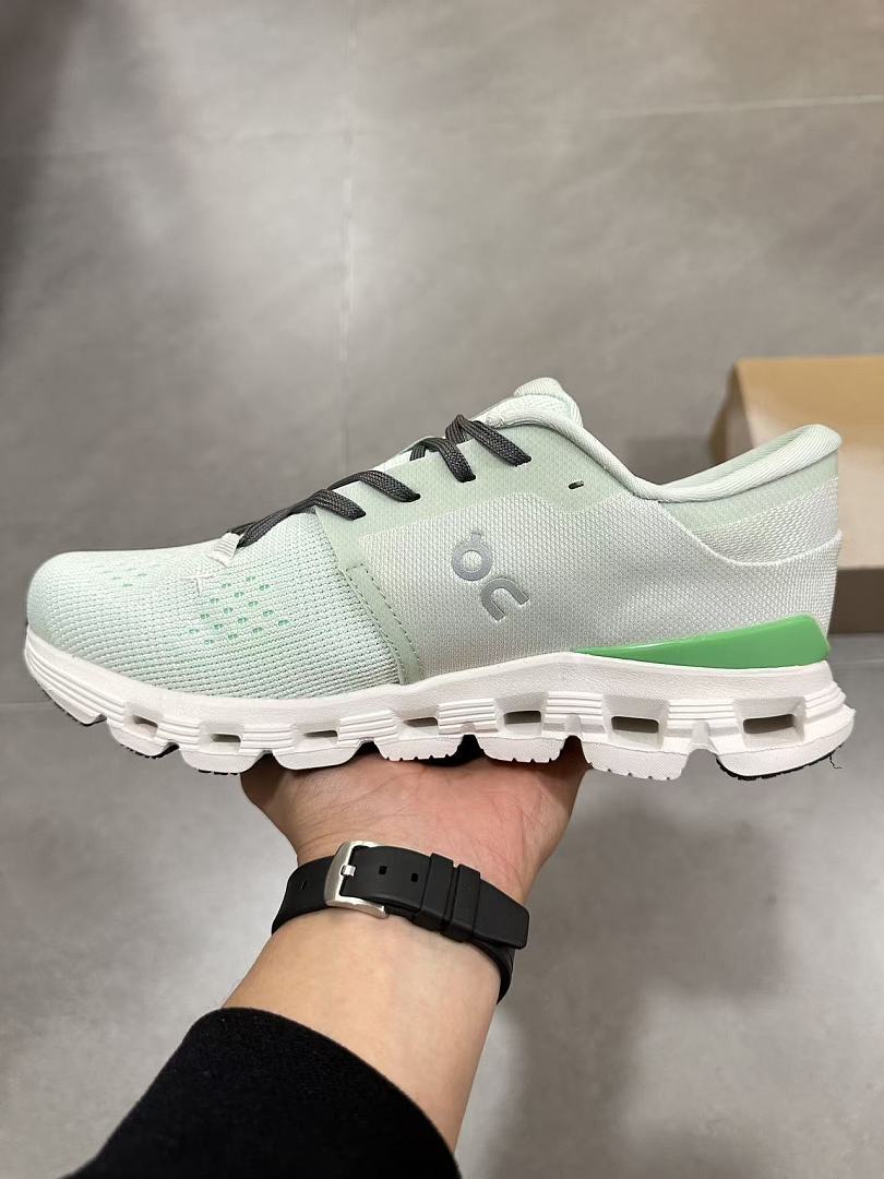 On Running Cloud X 4 · HEAA3