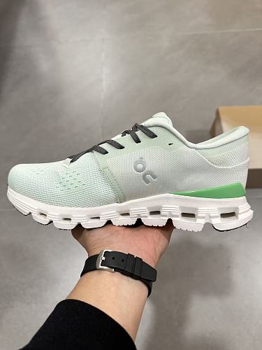 On Running Cloud X 4 · HEAA3