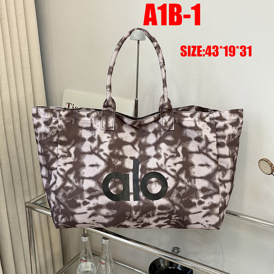 Alo Yoga Tie-Dye Shopper Tote · A1B