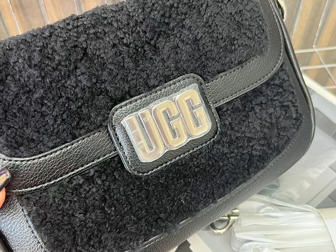 UGG — תיק כתף · Y922U — תמונה 5