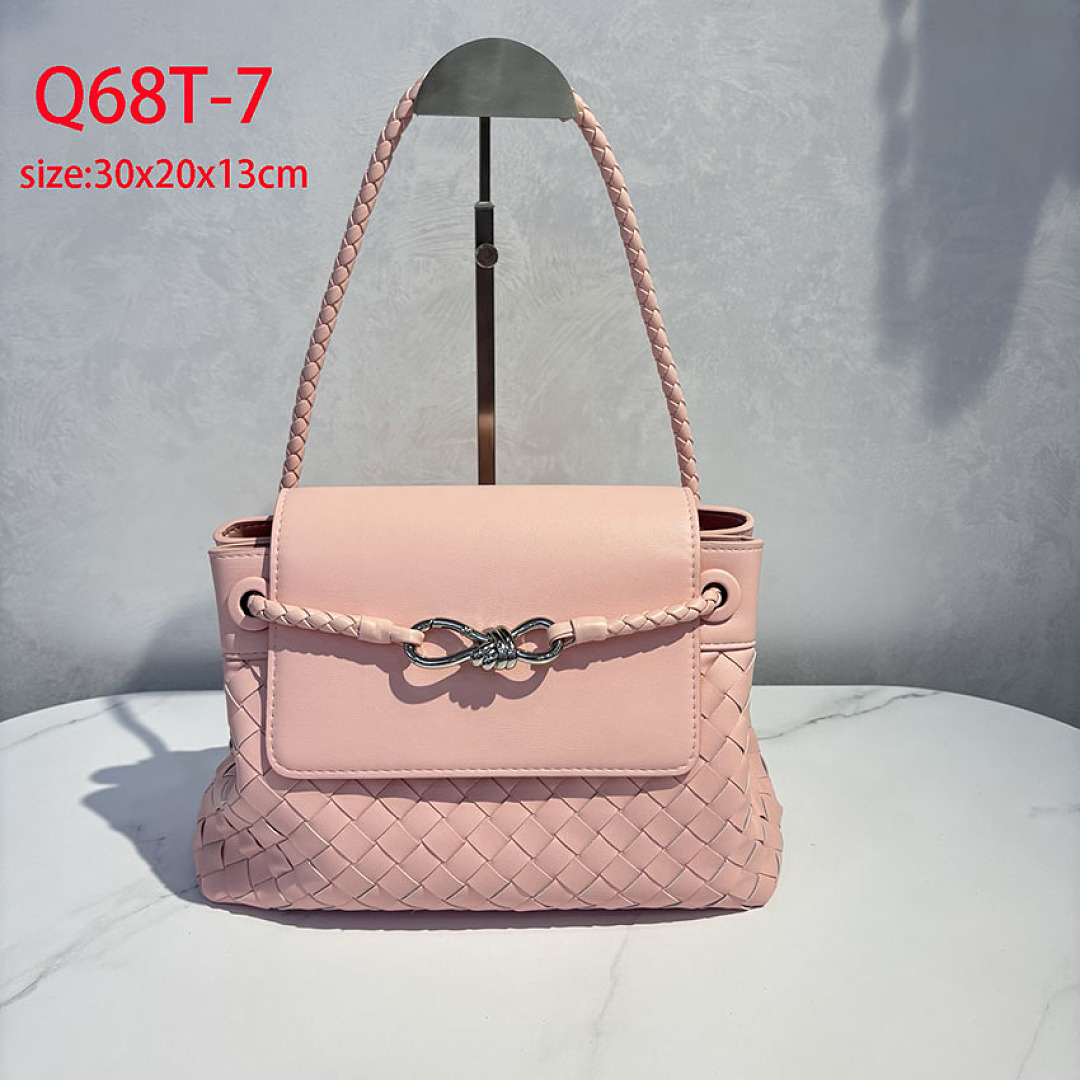 Bottega Veneta Andiamo Messenger · Q68T — תמונה 8