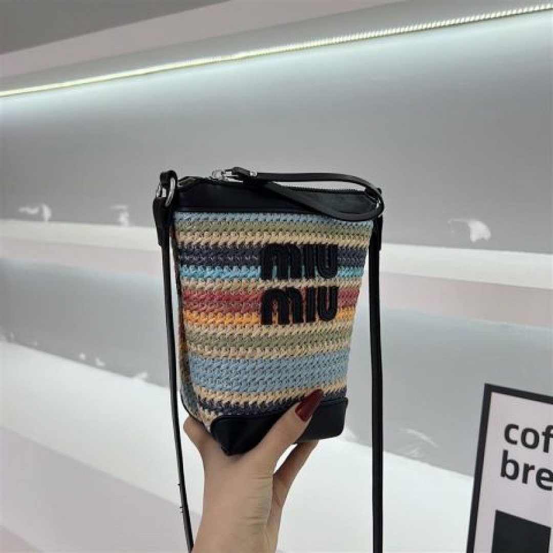 Miu Miu Ivy Bucket Bag · PH195 — תמונה 3