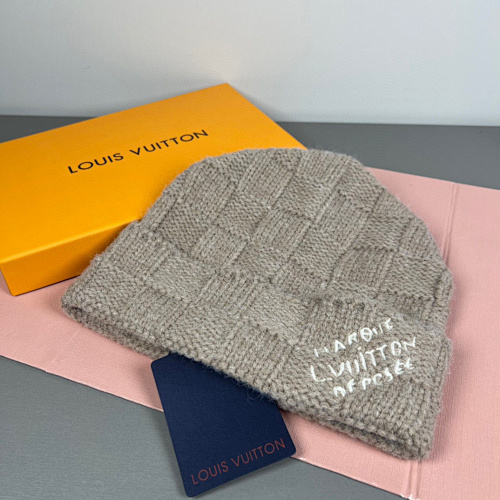 Louis Vuitton Damier Snug Beanie · JYE6