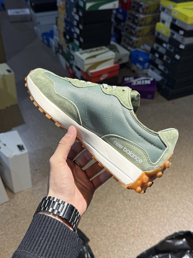 New Balance 327 · AUS8 — תמונה 8