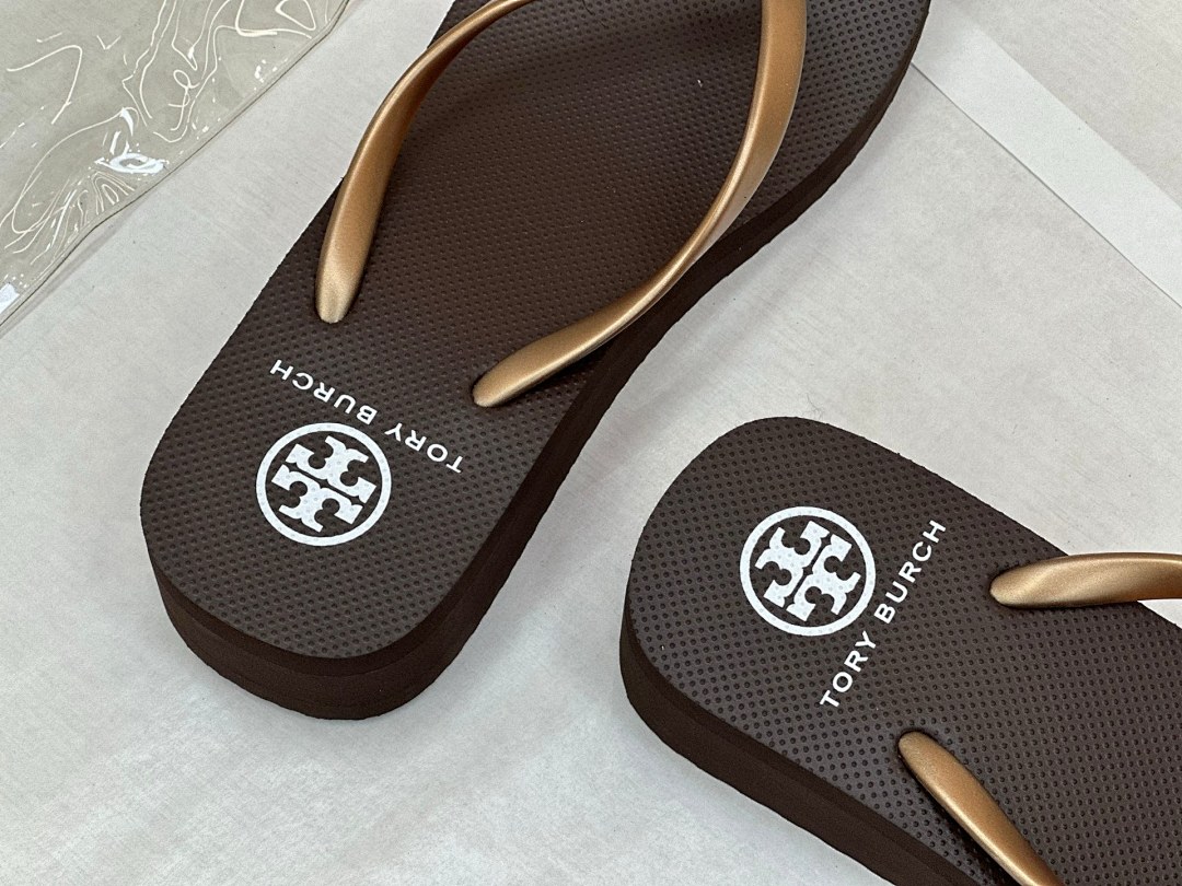 Tory Burch Kira Padded Flip-Flop · BBR5 — תמונה 3